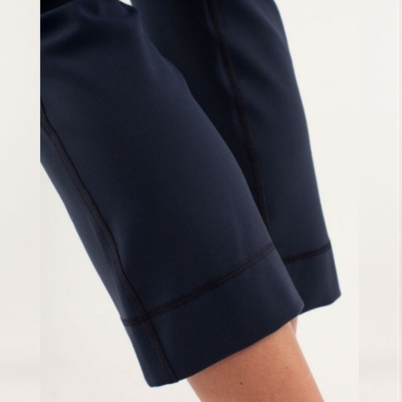 Lululemon | Black Power Up Cropped straight leg leggings - Picture 11 of 14